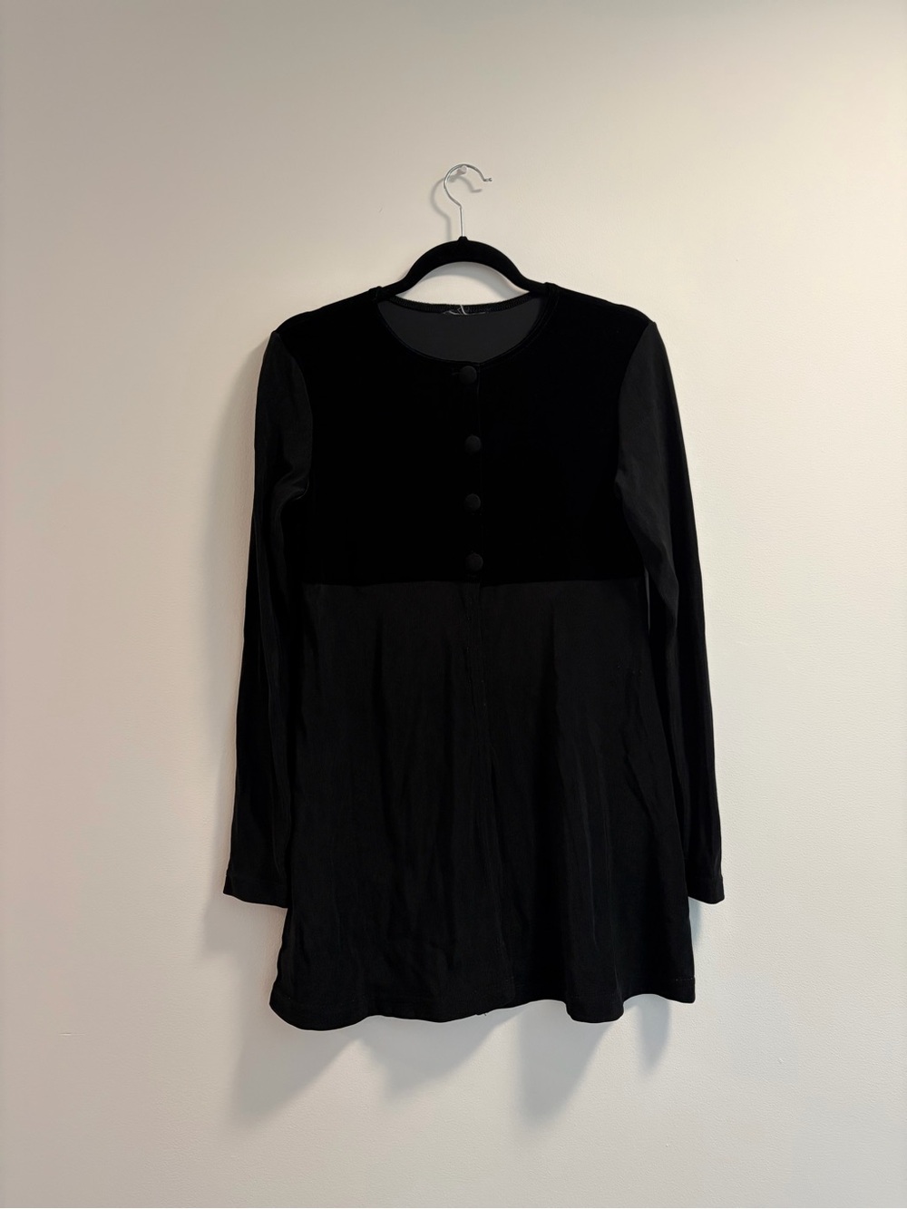 Vintage 90’s no tags velvet top Black Long-Sleeve Dress with front buttons
